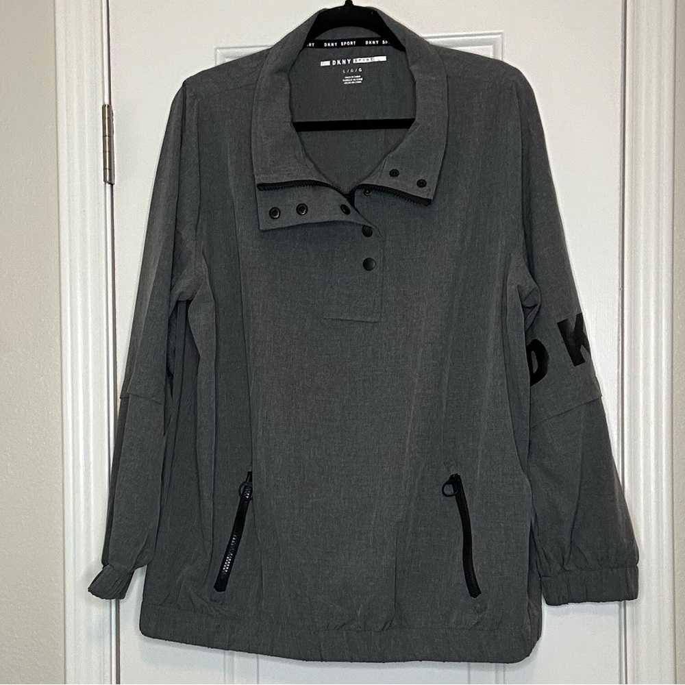 WOMENS LARGE GRAPHITE GREY DKNY Women's Kanga Pocket Mock Neck Top 1/4 Snap